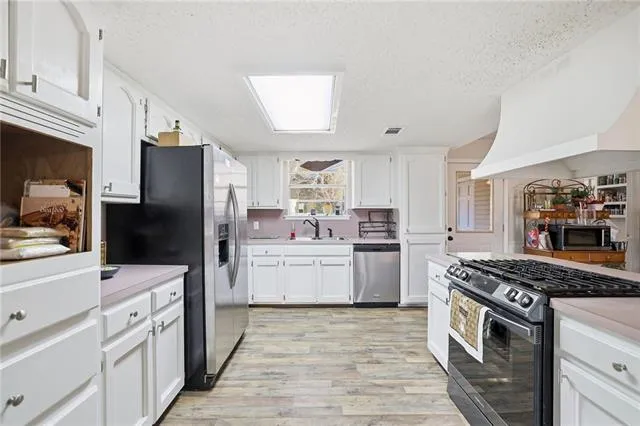 $326,000 | 29385 James Chapel Road North, Albany, LA 70711