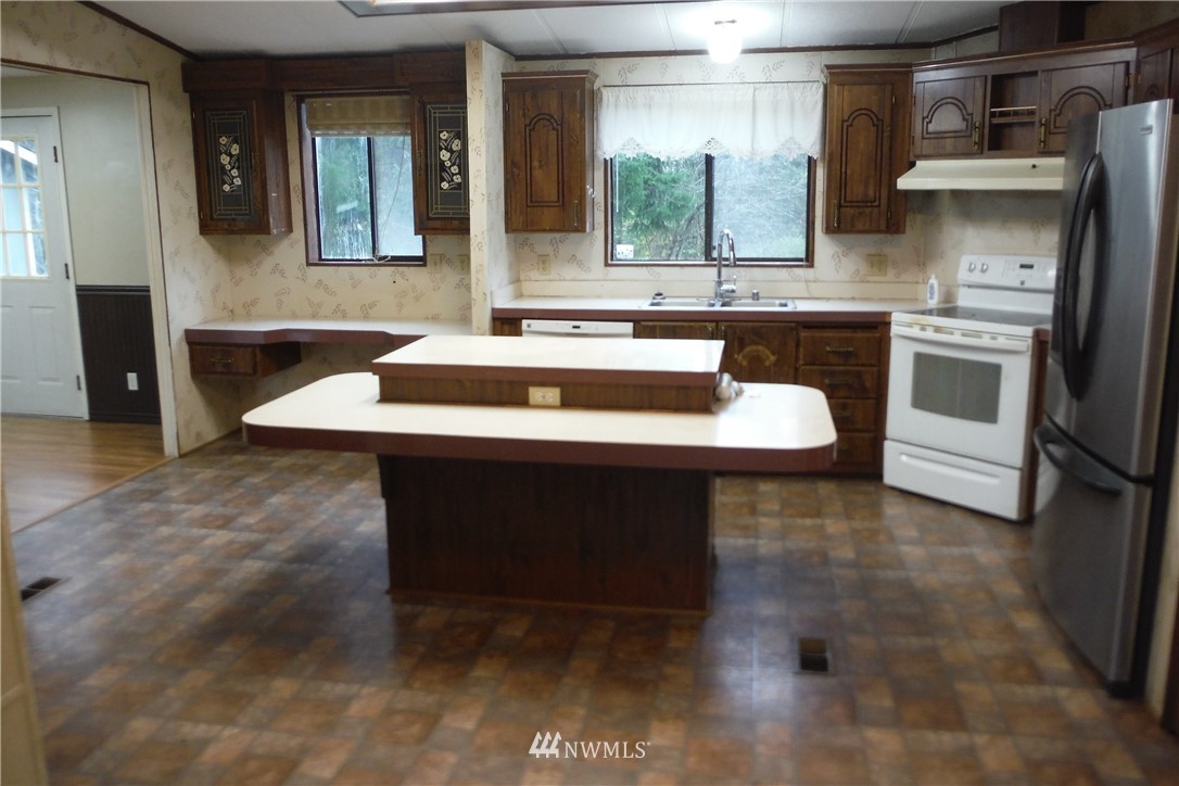111 Bishop Road Port Angeles, WA 98363 - Photo 7 of 39 Gallery Image 7