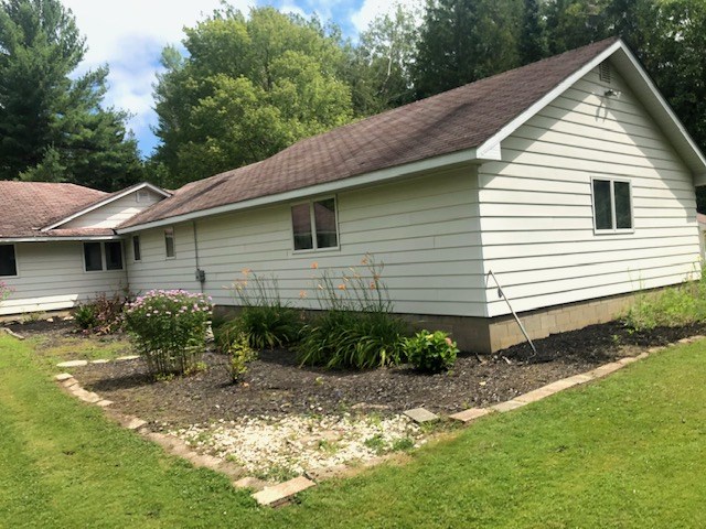 8129 Riley Road Farwell, MI 48622 - Photo 6 of 40 1877842-5.JPG