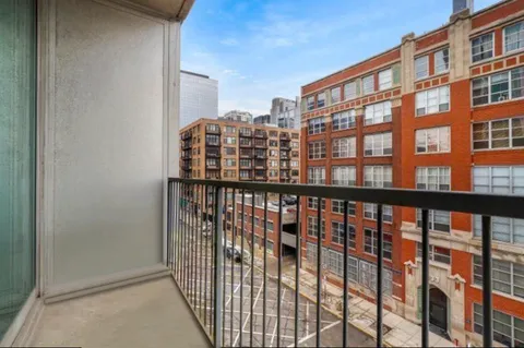 $315,000 | 700 West Van Buren Street, Unit 602, Chicago, IL 60607