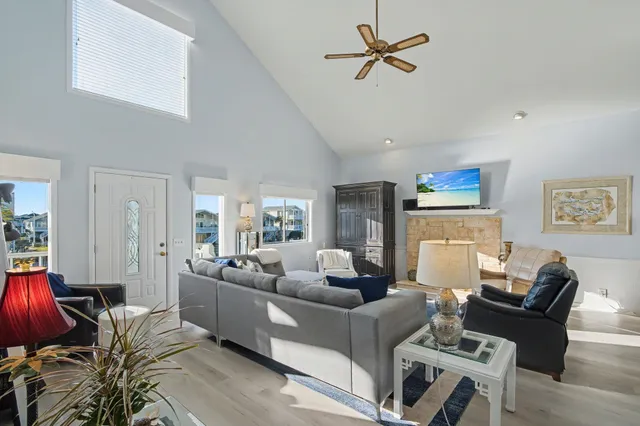 $1,295,000 | 23 Scotland Street, Ocean Isle Beach, NC 28469