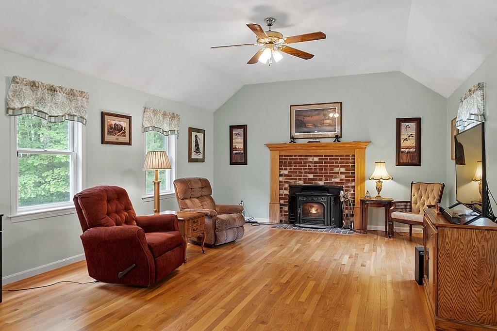 44 Blood Road Townsend, MA 01469 - Photo 17 of 36 Gallery Image 17