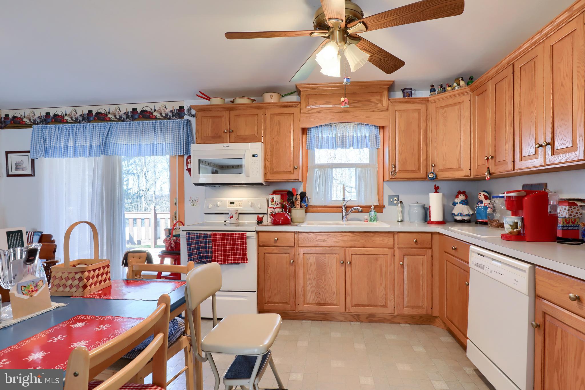 459 Aberdeen Road Elizabethtown, PA 17022 - Photo 7 of 21 Kitchen