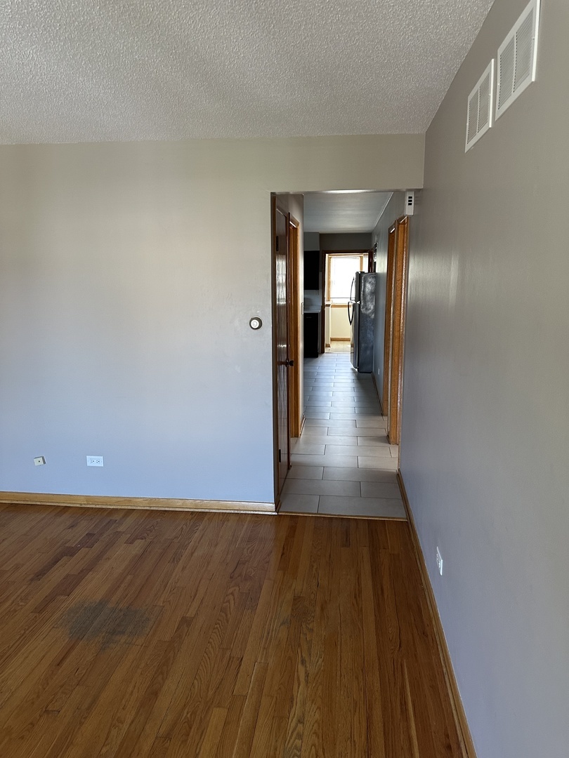 1342 Clinton Avenue Berwyn, IL 60402 - Photo 6 of 16 a view of gallery