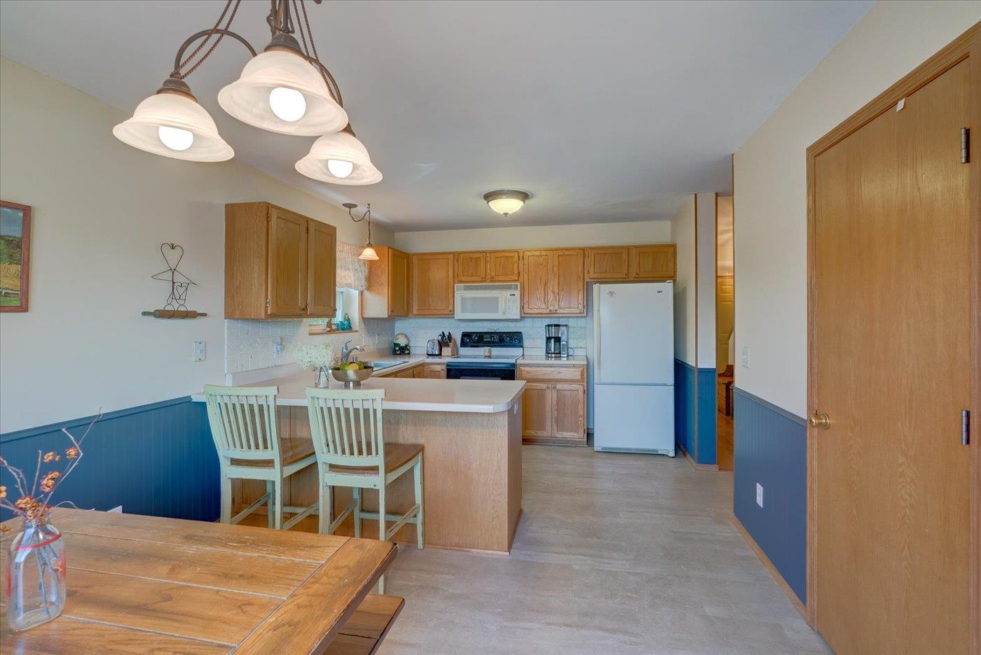 933 Vista Ridge Drive Mount Horeb, WI 53572 - Photo 13 of 58