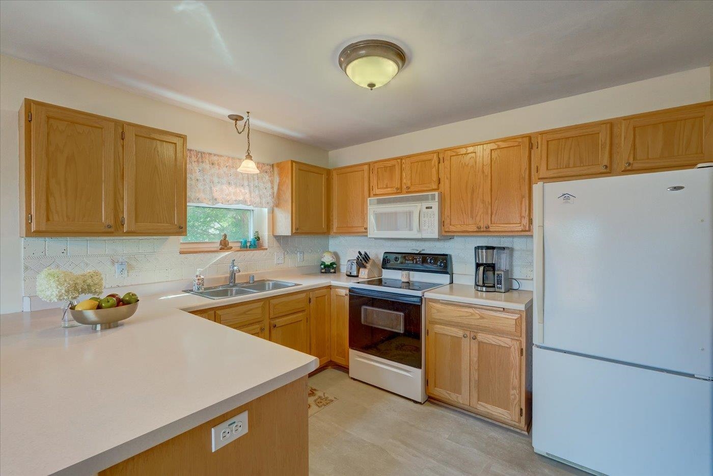 933 Vista Ridge Drive Mount Horeb, WI 53572 - Photo 16 of 58