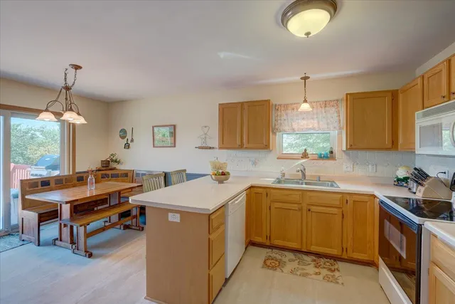 $432,500 | 933 Vista Ridge Drive, Mount Horeb, WI 53572