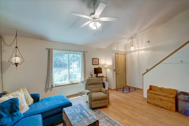 $432,500 | 933 Vista Ridge Drive, Mount Horeb, WI 53572