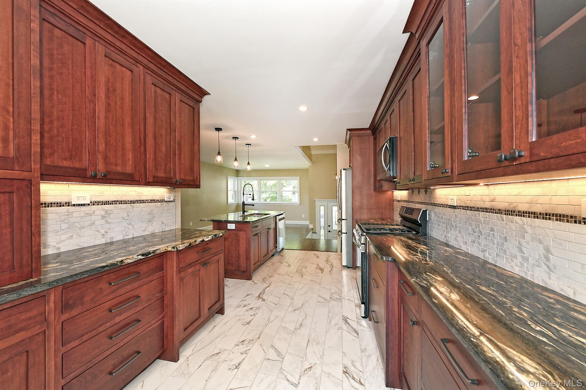 7 Rensselaer Drive Commack, NY 11725 - Photo 10 of 37