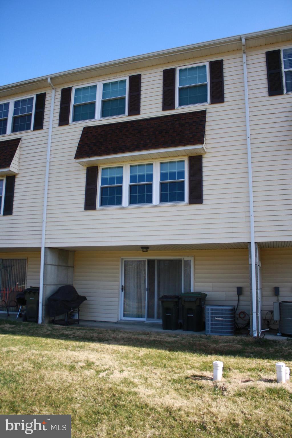 108 Chester Court Downingtown, PA 19335 - Photo 2 of 14