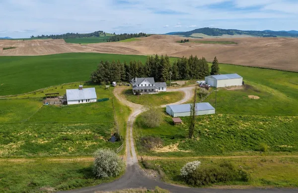 $750,000 | 32813 Highway 27, Fairfield, WA 99012