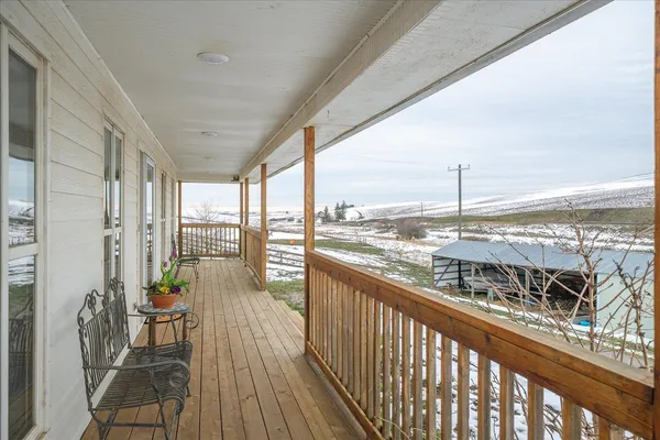 $760,000 | 32813 Highway 27, Fairfield, WA 99012