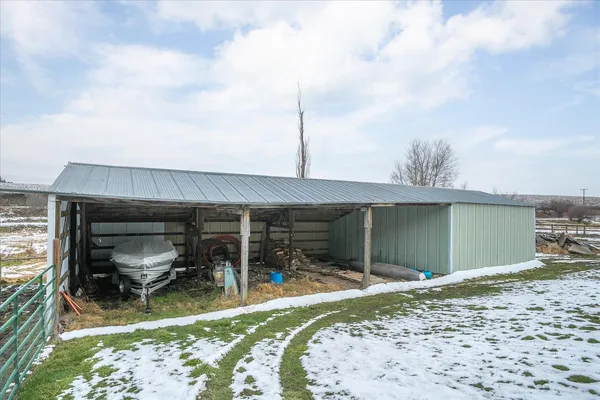 $760,000 | 32813 Highway 27, Fairfield, WA 99012