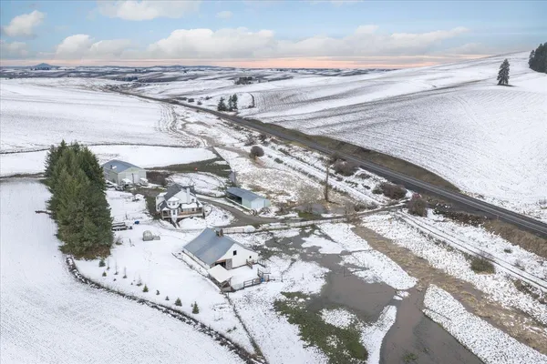 $760,000 | 32813 Highway 27, Fairfield, WA 99012