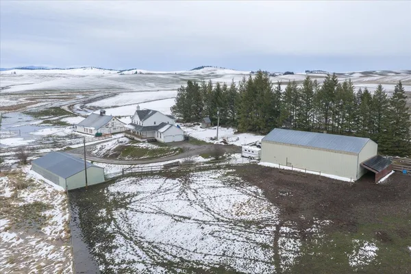 $760,000 | 32813 Highway 27, Fairfield, WA 99012