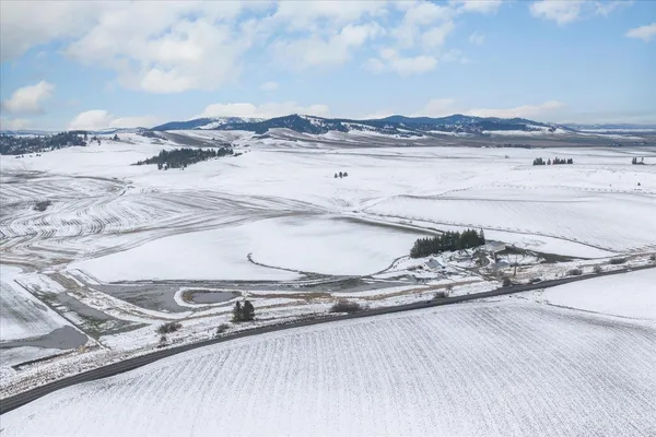 $760,000 | 32813 Highway 27, Fairfield, WA 99012