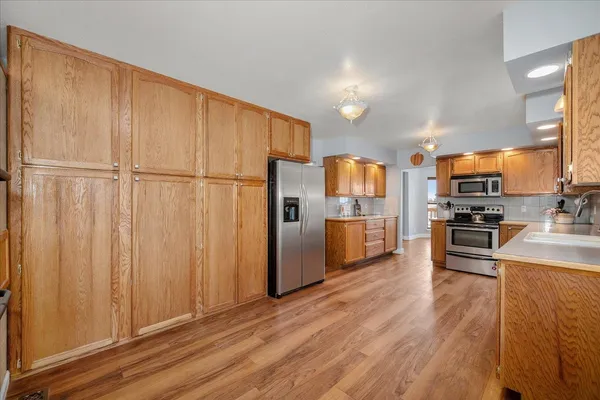 $760,000 | 32813 Highway 27, Fairfield, WA 99012
