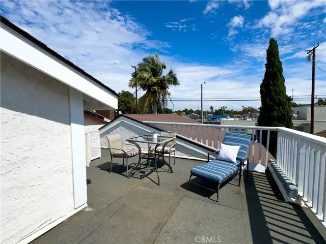 $970,000 | 1353 Termino Avenue, Long Beach, CA 90804
