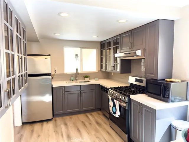 $970,000 | 1353 Termino Avenue, Long Beach, CA 90804