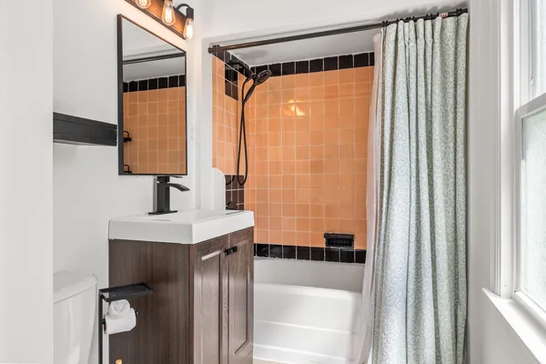 $2,000 | 513 Alger Street Southeast, Grand Rapids, MI 49507