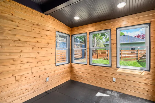 $2,000 | 513 Alger Street Southeast, Grand Rapids, MI 49507