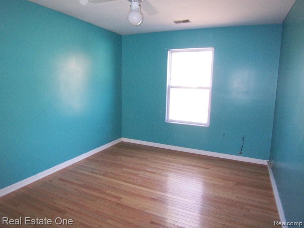 4493 Clifford Road Brighton, MI 48116 - Photo 21 of 22 Bedroom 2