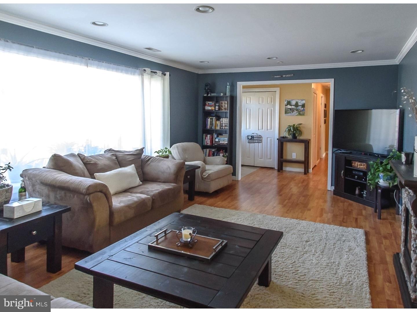 212 Suffolk Road Fairless Hills, PA 19030 - Photo 5 of 25 Gallery Image 5