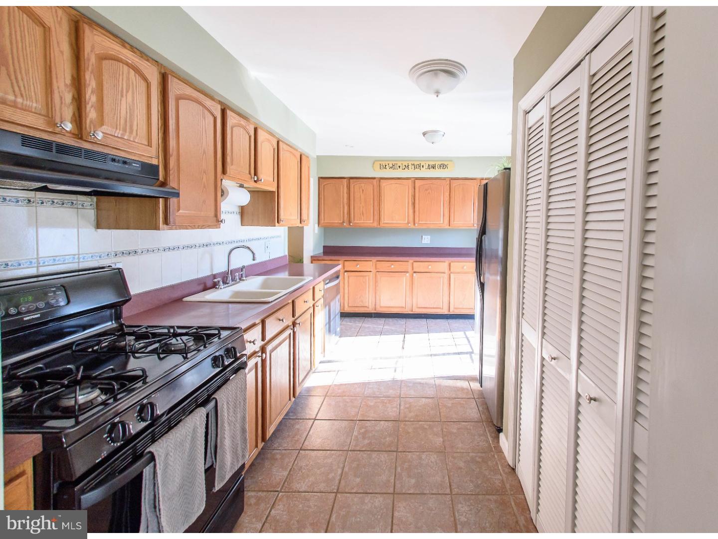 212 Suffolk Road Fairless Hills, PA 19030 - Photo 9 of 25 Kitchen