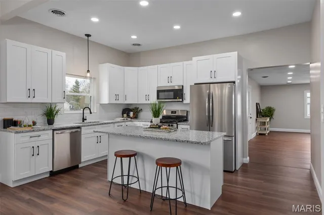 $264,000 | 225 East Macoupin Street, Staunton, IL 62088