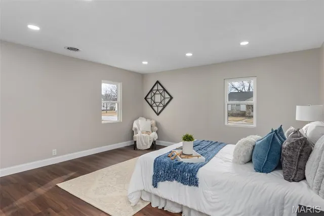 $264,000 | 225 East Macoupin Street, Staunton, IL 62088