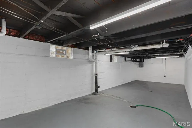 $264,000 | 225 East Macoupin Street, Staunton, IL 62088