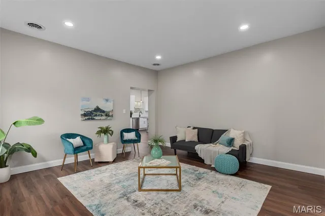 $264,000 | 225 East Macoupin Street, Staunton, IL 62088