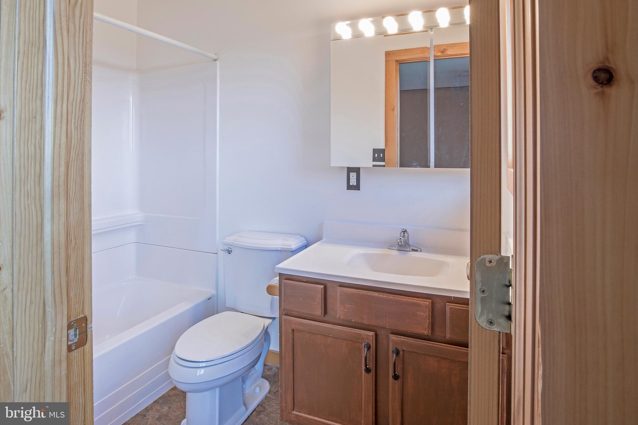 16 Iron Bridge Road Pipersville, PA 18947 - Photo 24 of 68 Master Bath