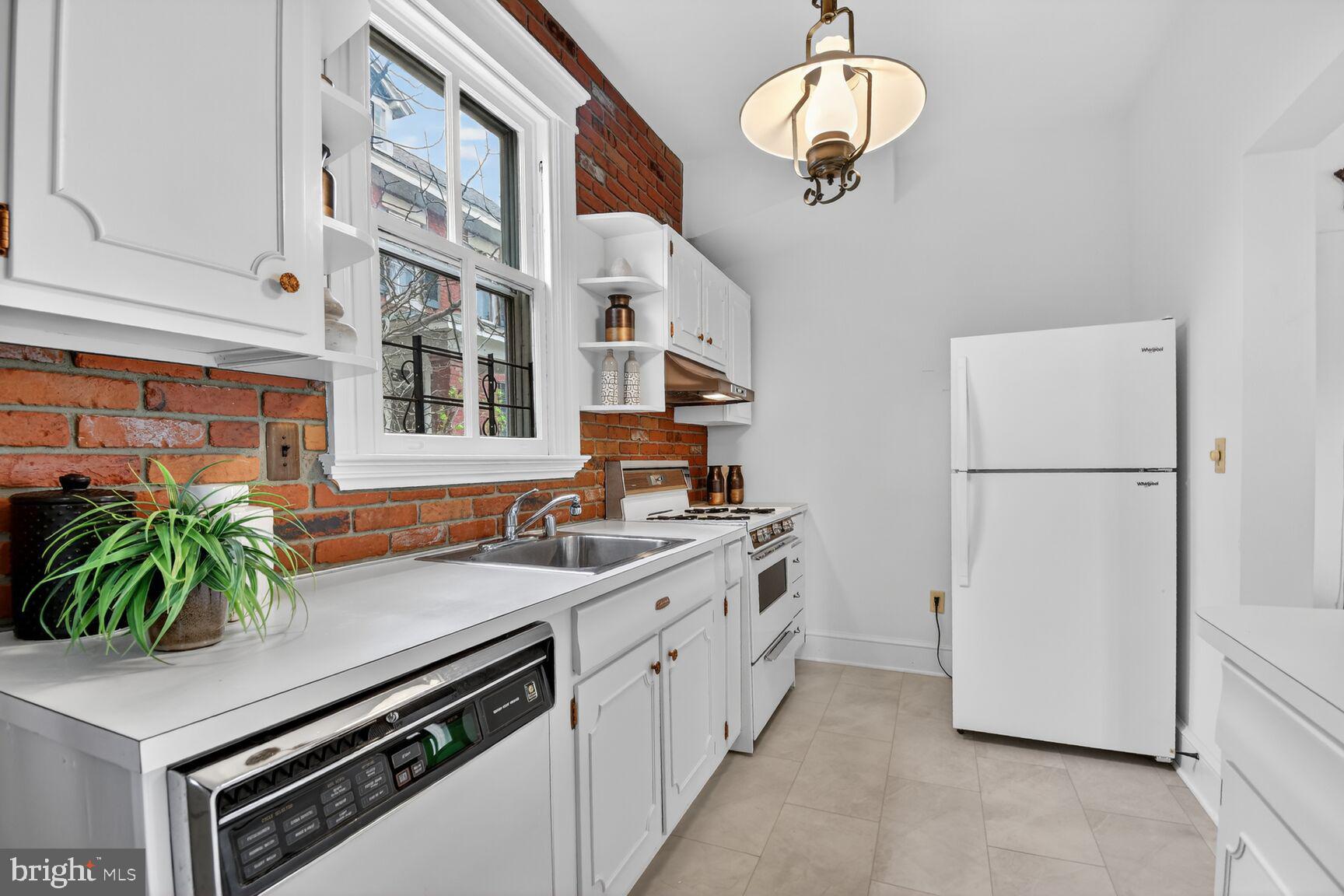 2322 37th Street Northwest Washington, DC 20007 - Photo 11 of 51