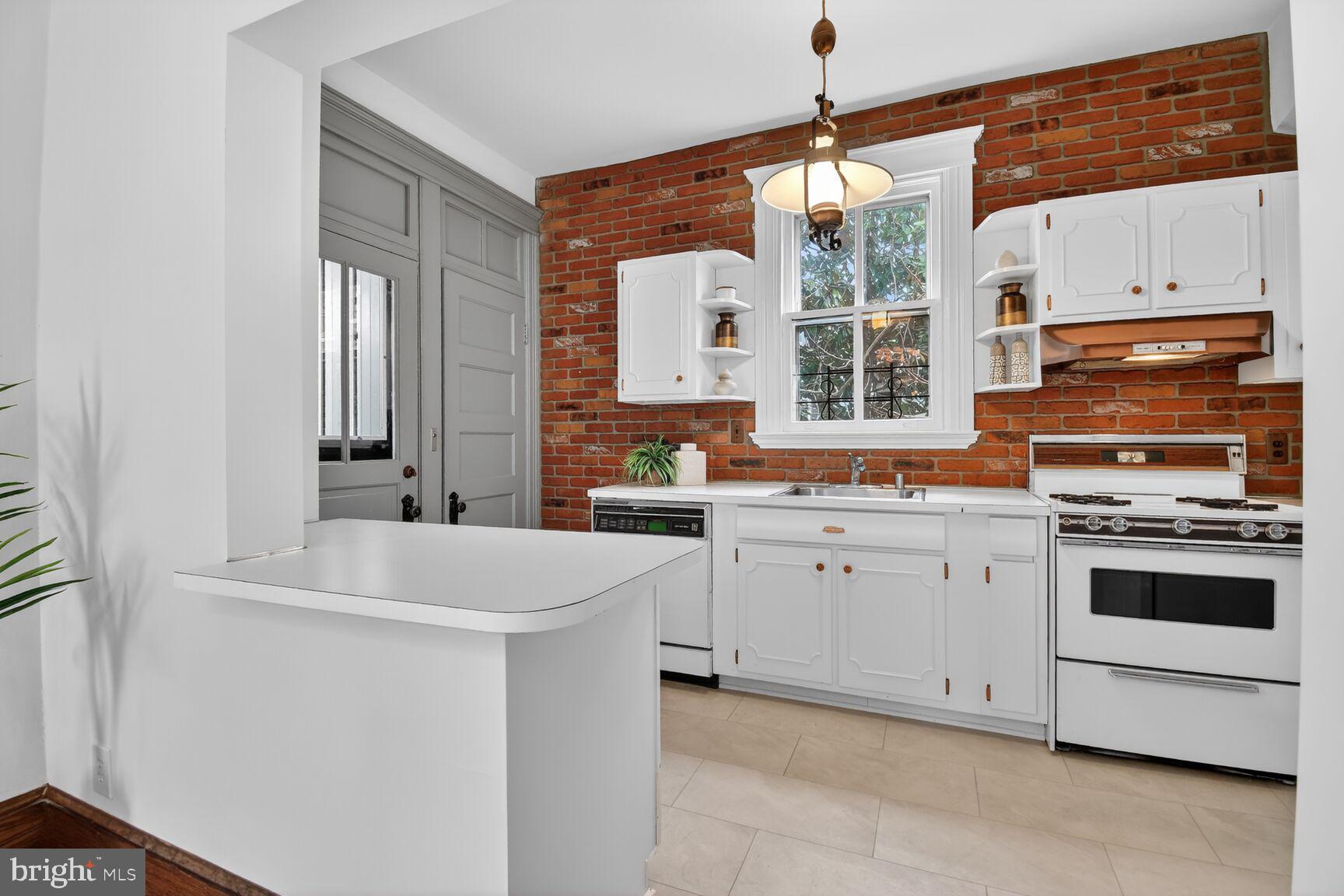 2322 37th Street Northwest Washington, DC 20007 - Photo 10 of 51