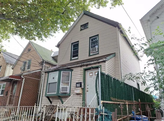 $809,900 | 111-73 43rd Avenue | South Corona