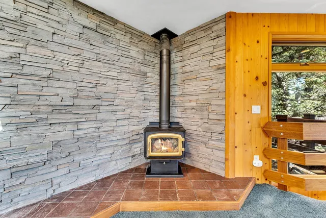 $889,000 | 24700 Forest Drive, Idyllwild, CA 92549