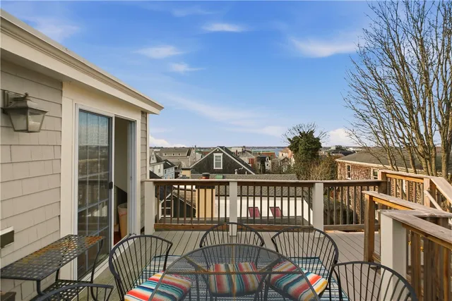 $3,050 | 38 Pope Street, Unit 2, Newport, RI 02840