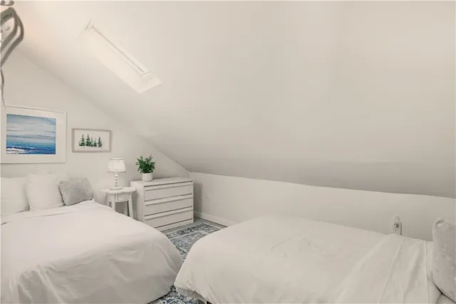 $3,050 | 38 Pope Street, Unit 2, Newport, RI 02840