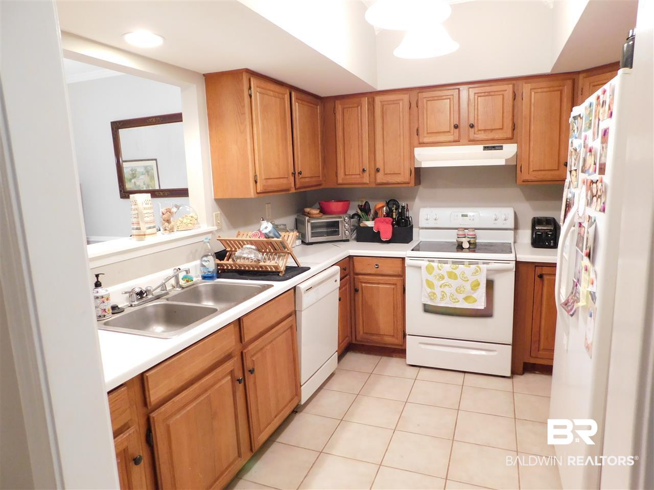 6359 Burnham Wood Place Mobile, AL 36608 - Photo 10 of 32 Kitchen