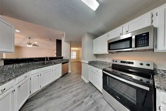 $2,000 | 205 Valley Spring Drive, Arlington, TX 76018