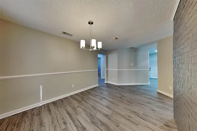 $2,000 | 205 Valley Spring Drive, Arlington, TX 76018