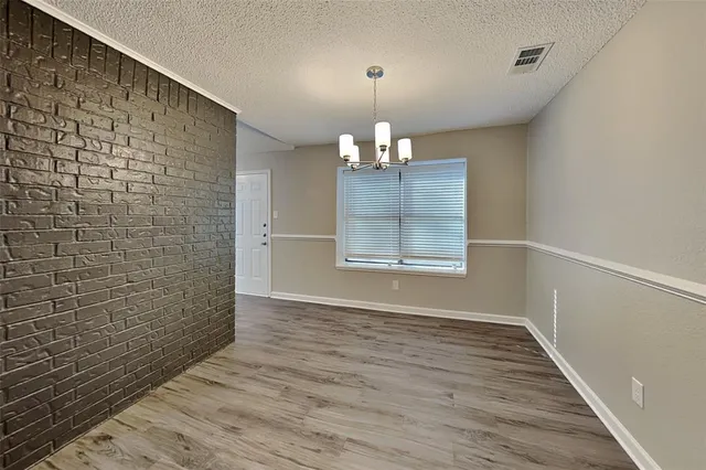 $2,000 | 205 Valley Spring Drive, Arlington, TX 76018