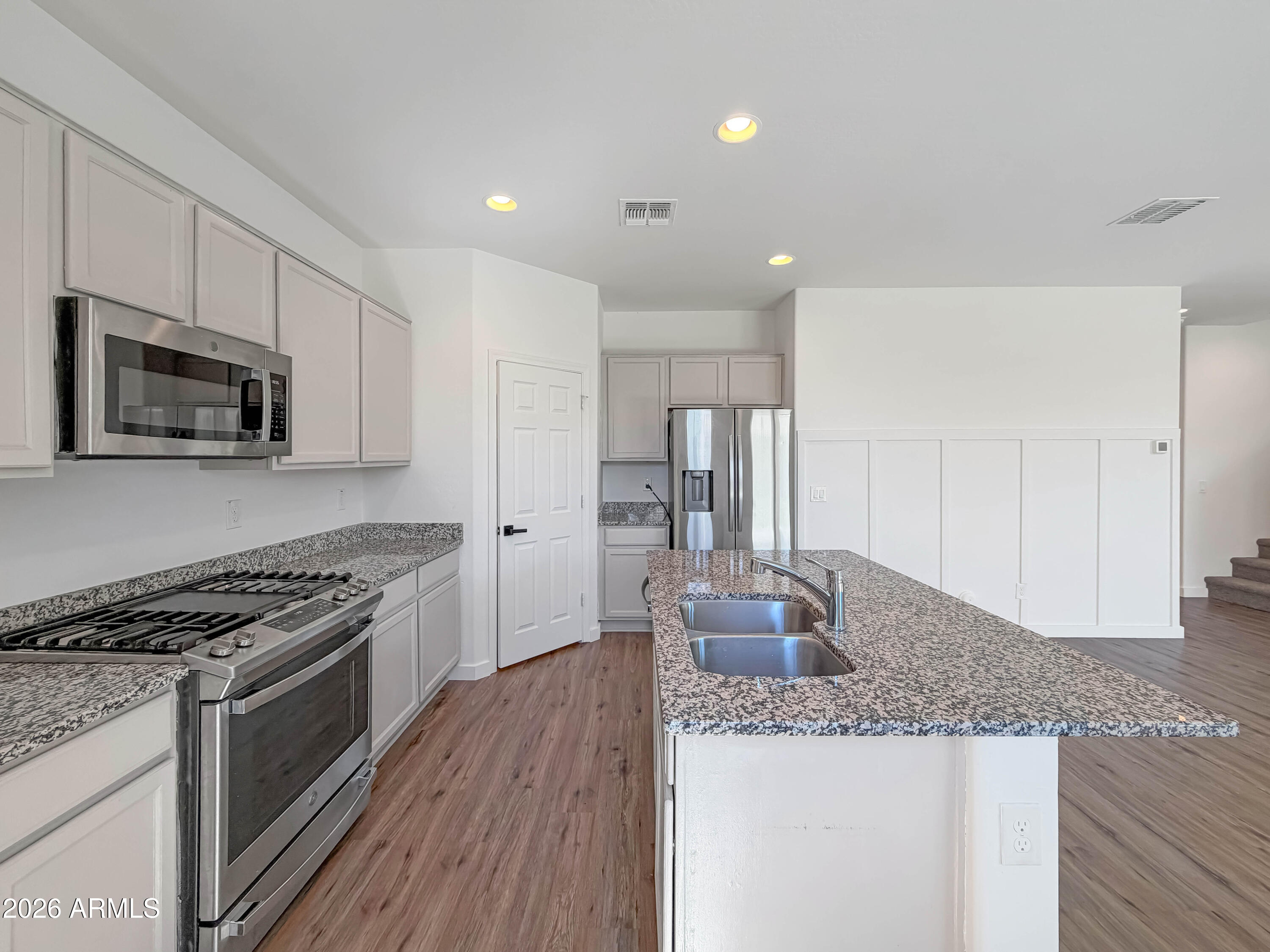 3215 West Pollack Street Phoenix, AZ 85041 - Photo 2 of 23