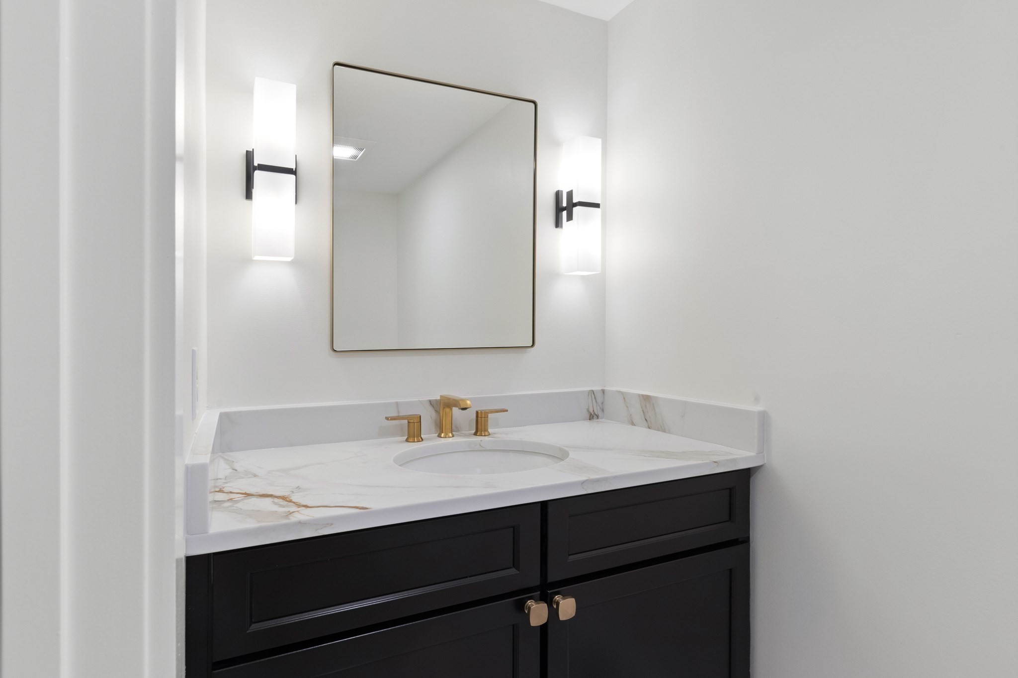 53 Hodge Road Arlington, MA 02474 - Photo 18 of 41 Gallery Image 18