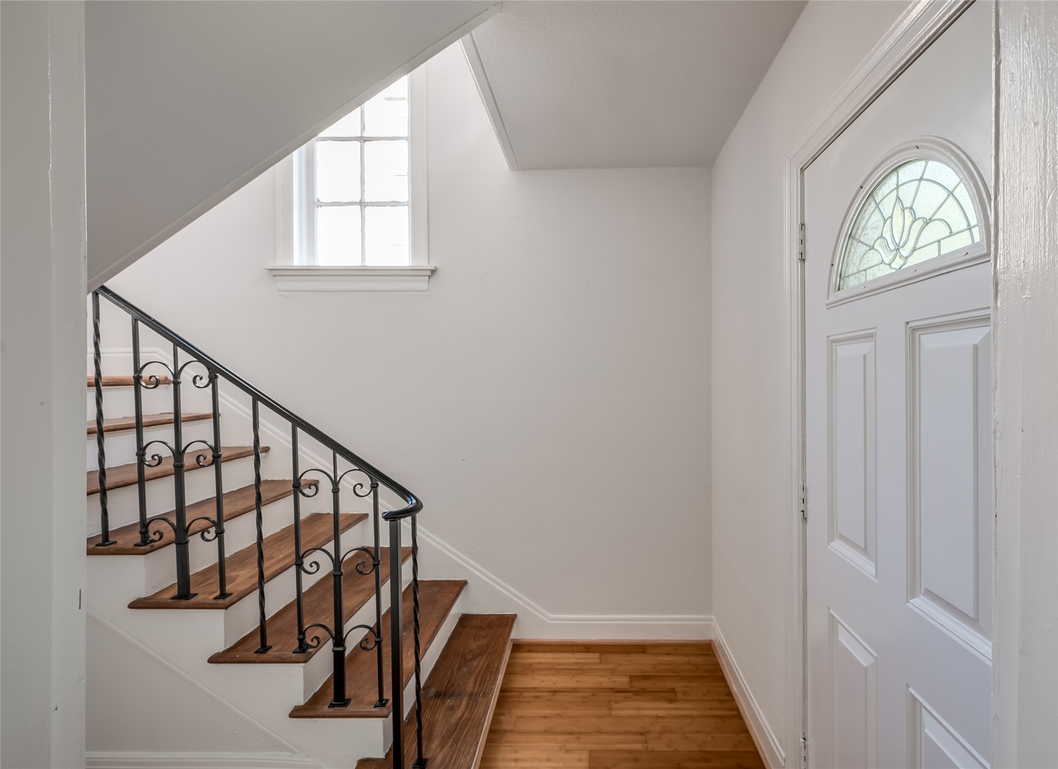 2308 Blodgett Street Houston, TX 77004 - Photo 21 of 23 a view of entryway