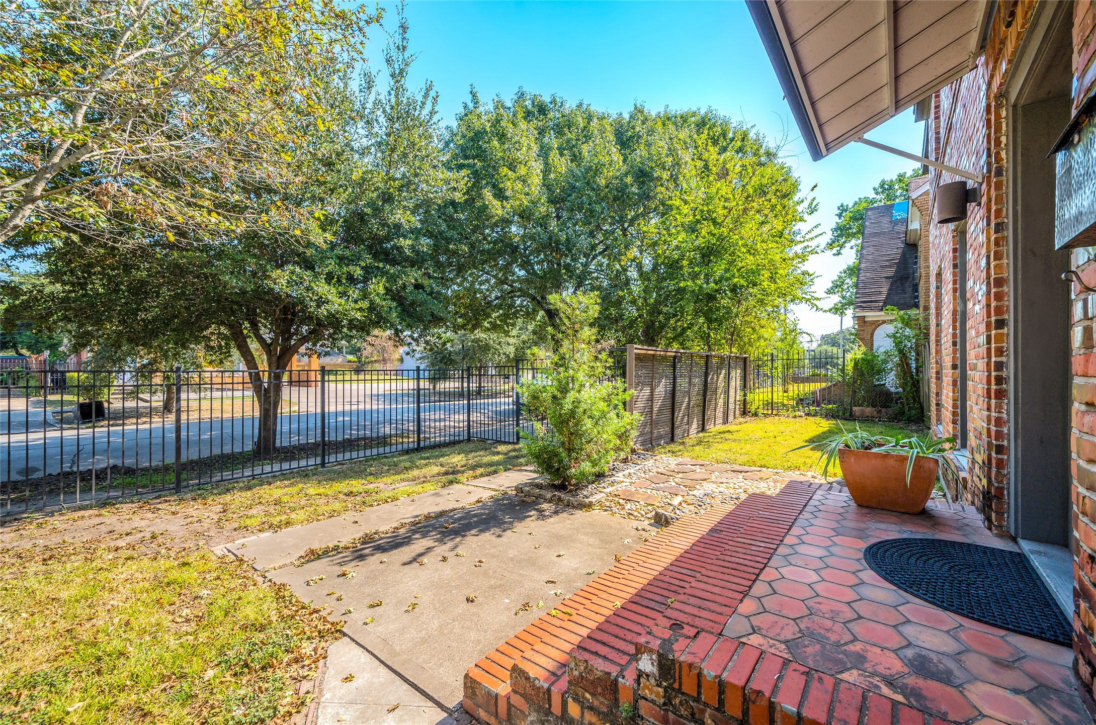 2308 Blodgett Street Houston, TX 77004 - Photo 6 of 23 a view of a backyard with a small pool