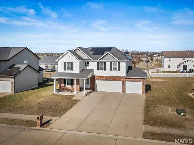 $395,000 | 3469 Chippewa Drive, Shiloh, IL 62221