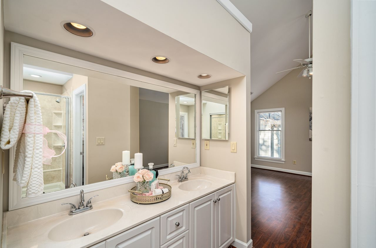 5612 Raddington Street Raleigh, NC 27613 - Photo 15 of 23 Owner's Bath
