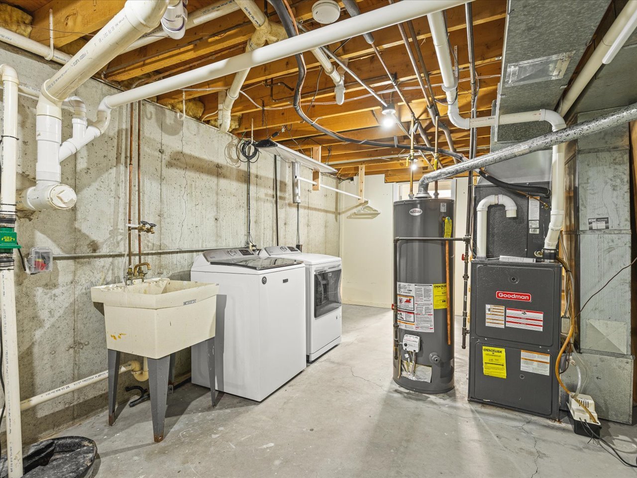 4361 Pfister Lane Roscoe, IL 61073 - Photo 29 of 41 a utility room with dryer and washer